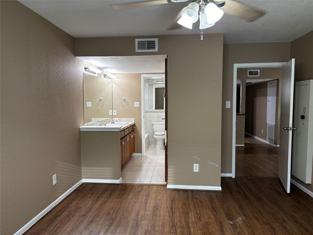 4001 Nasa Parkway 133, El Lago, TX 77586