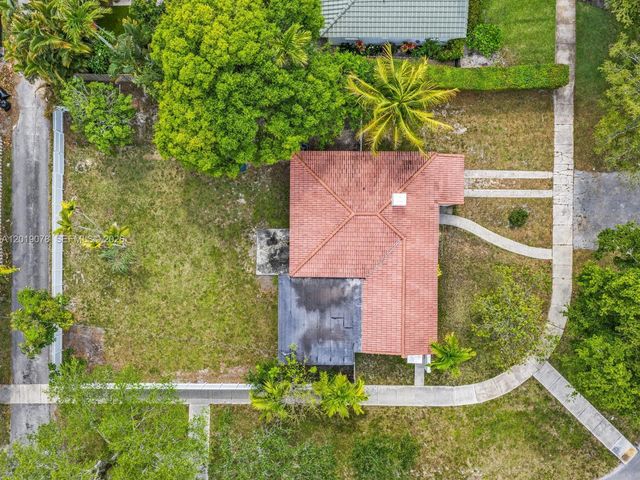 6 NW 106th St, Miami Shores, FL 33150