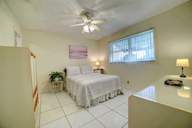300 SW Golfview Terrace 150, Boynton Beach, FL 33426