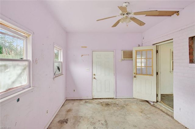 2317 Seaboard RD, Virginia Beach, VA 23456