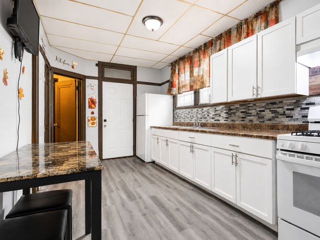 8047 S Hermitage Avenue, Chicago, IL 60620