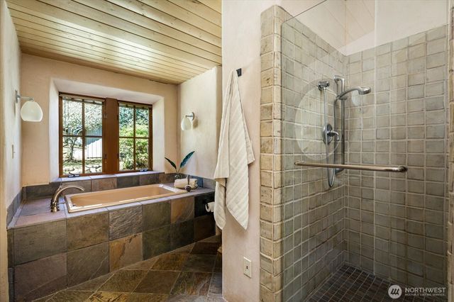 2720 Thompson Road, Langley, WA 98260