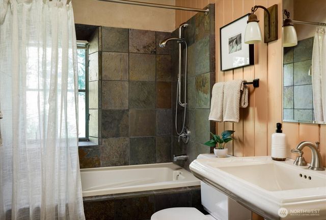 2720 Thompson Road, Langley, WA 98260