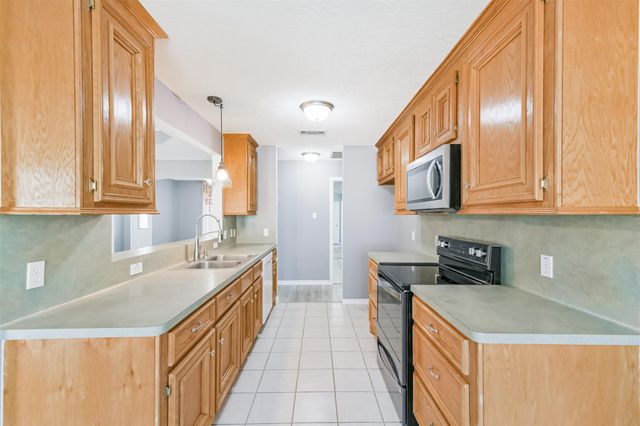 1106 Jefferson Avenue, Cleveland, TX 77327