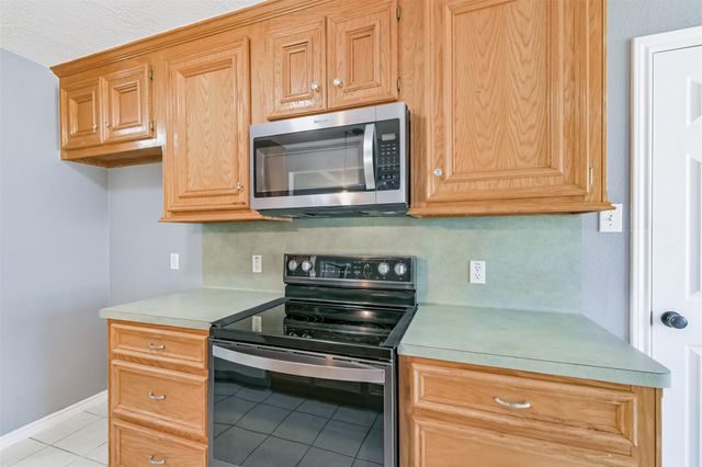 1106 Jefferson Avenue, Cleveland, TX 77327