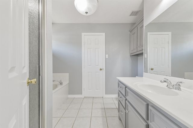 1106 Jefferson Avenue, Cleveland, TX 77327