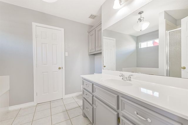 1106 Jefferson Avenue, Cleveland, TX 77327