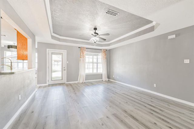 1106 Jefferson Avenue, Cleveland, TX 77327