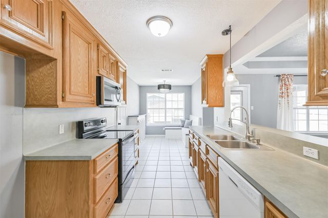 1106 Jefferson Avenue, Cleveland, TX 77327