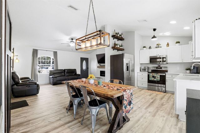 2116 30TH AVENUE E, Bradenton, FL 34208