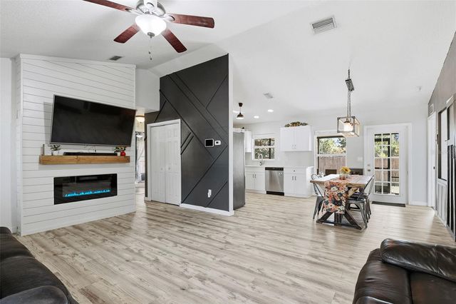 2116 30TH AVENUE E, Bradenton, FL 34208