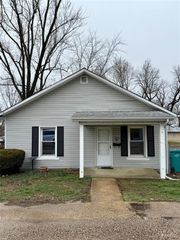 235 E Oak Street, St Clair, MO 63077