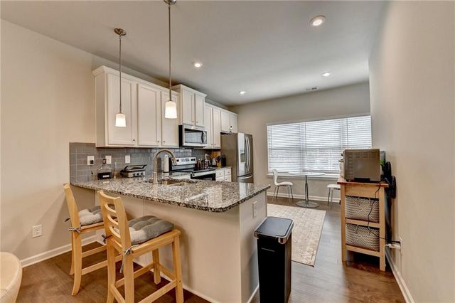 2719 Hedgeway Circle, Kennesaw, GA 30144