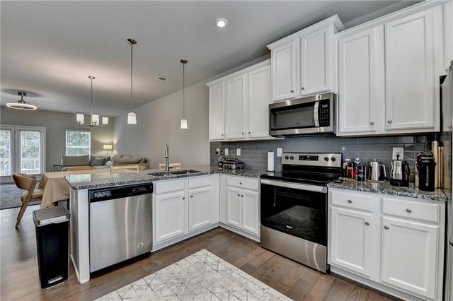 2719 Hedgeway Circle, Kennesaw, GA 30144