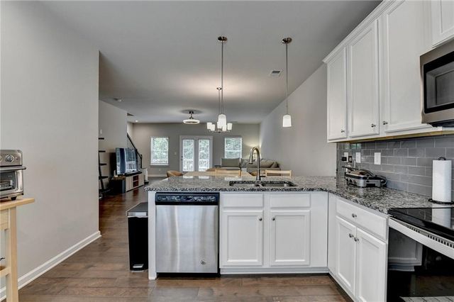 2719 Hedgeway Circle, Kennesaw, GA 30144