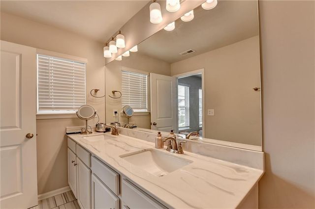 2719 Hedgeway Circle, Kennesaw, GA 30144