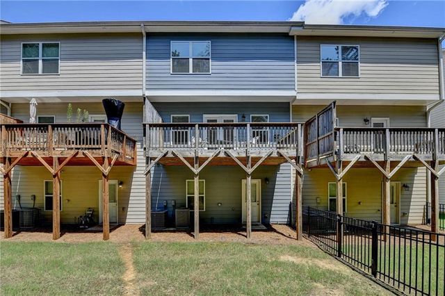 2719 Hedgeway Circle, Kennesaw, GA 30144