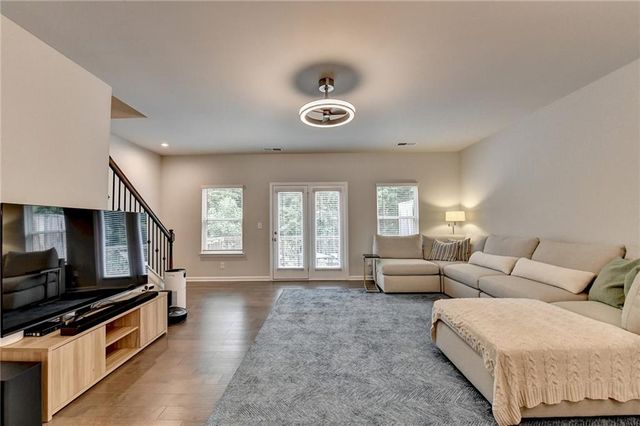 2719 Hedgeway Circle, Kennesaw, GA 30144