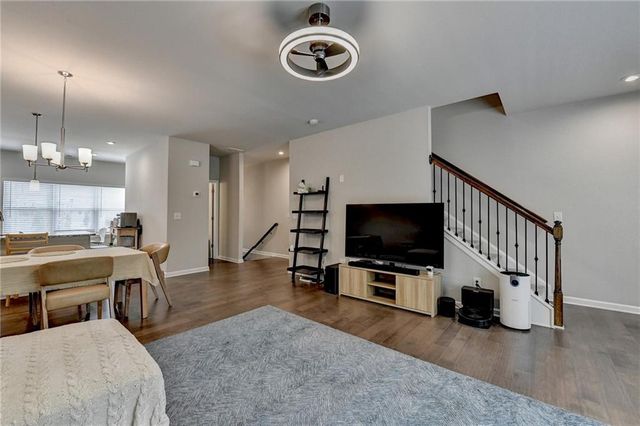 2719 Hedgeway Circle, Kennesaw, GA 30144