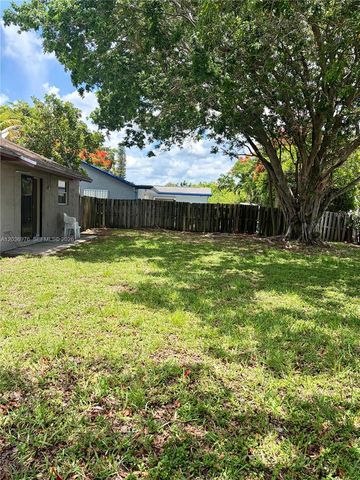 731 NW 84th Ave, Pembroke Pines, FL 33024
