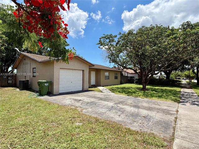 731 NW 84th Ave, Pembroke Pines, FL 33024