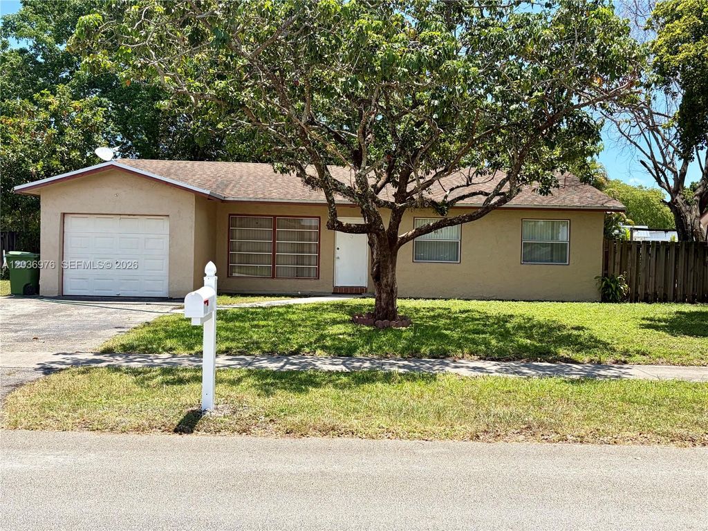 731 NW 84th Ave, Pembroke Pines, FL 33024