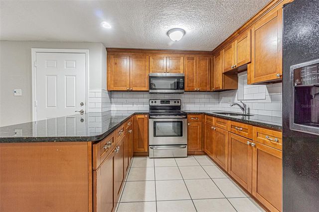 3401 CARIOCA COURT, Tampa, FL 33605