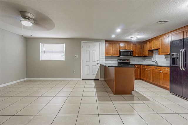 3401 CARIOCA COURT, Tampa, FL 33605