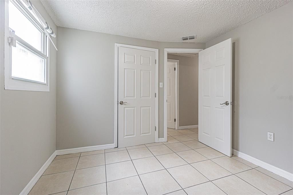 Image 16 of property listing at 3401 CARIOCA COURT, Tampa, FL 33605