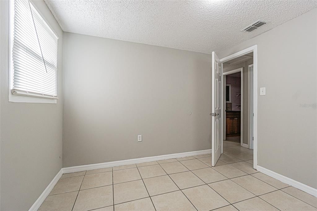 Image 18 of property listing at 3401 CARIOCA COURT, Tampa, FL 33605