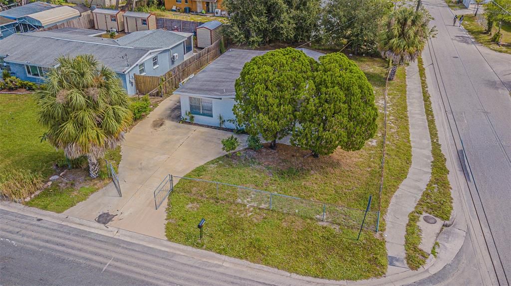 Image 19 of property listing at 3401 CARIOCA COURT, Tampa, FL 33605