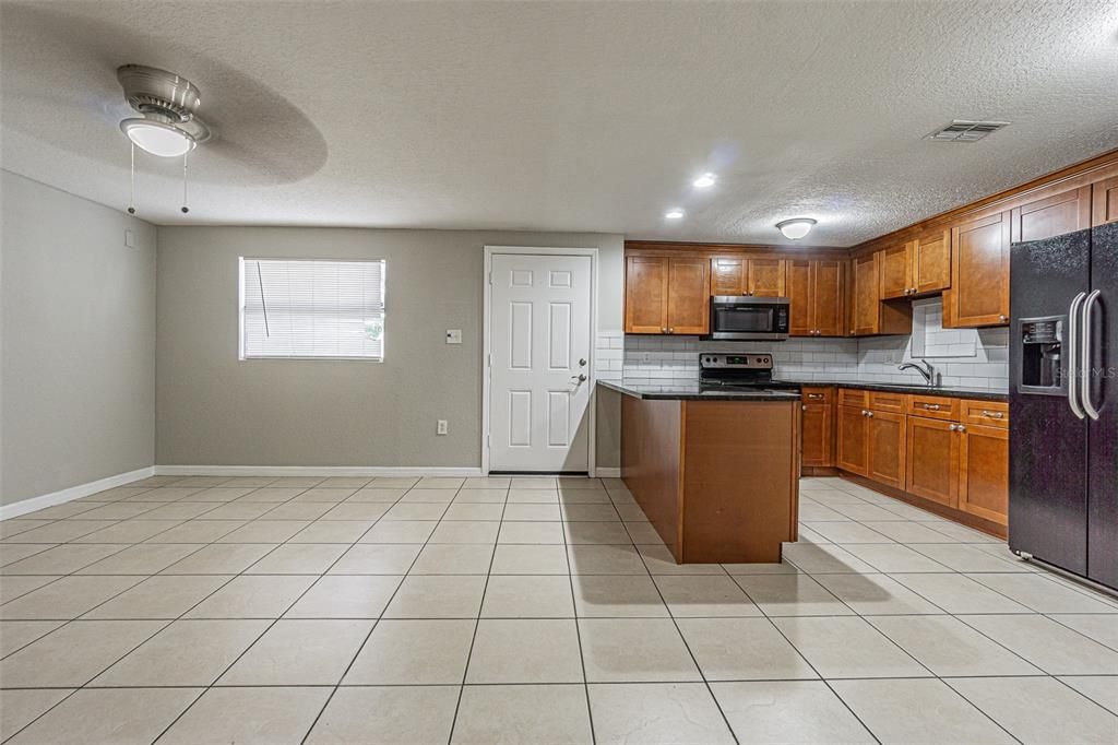 Image 7 of property listing at 3401 CARIOCA COURT, Tampa, FL 33605
