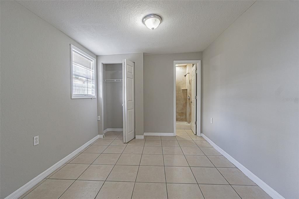 Image 9 of property listing at 3401 CARIOCA COURT, Tampa, FL 33605