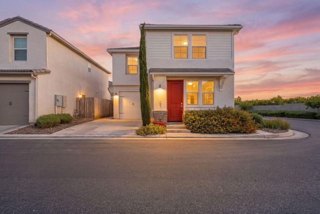 3714 Connected Place, Clovis, CA 93619