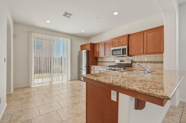 3714 Connected Place, Clovis, CA 93619