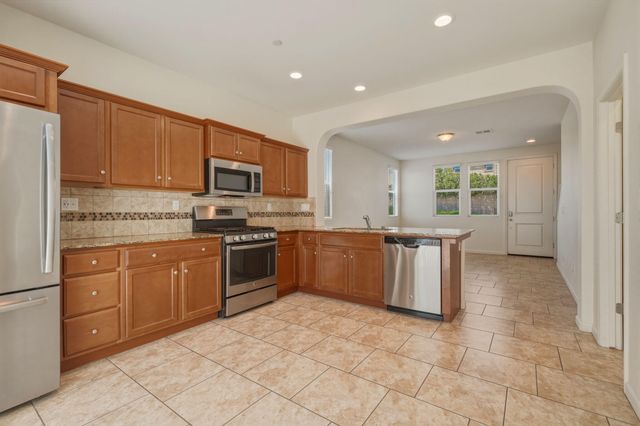 3714 Connected Place, Clovis, CA 93619