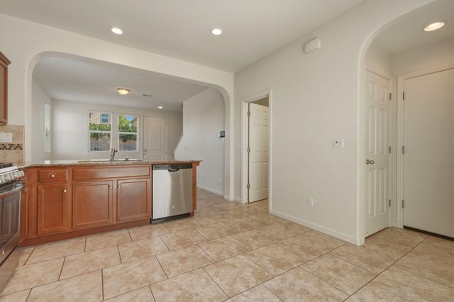 3714 Connected Place, Clovis, CA 93619