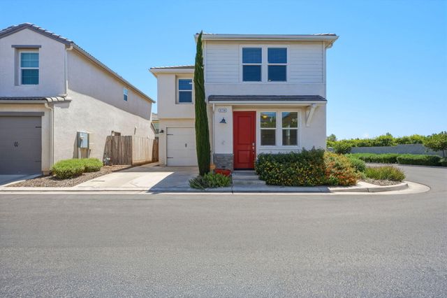 3714 Connected Place, Clovis, CA 93619