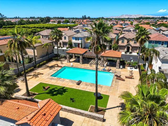 3714 Connected Place, Clovis, CA 93619