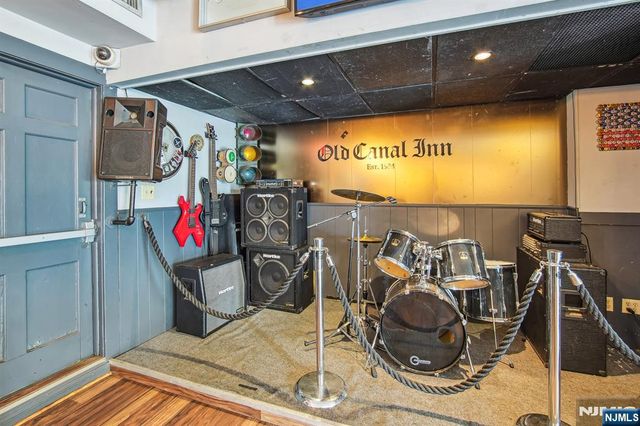 2 E Passaic Avenue, Nutley, NJ 07110