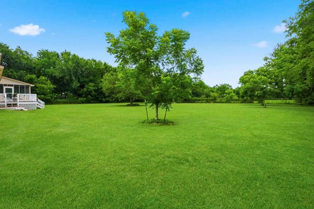 10301 27th Street, Santa Fe, TX 77510