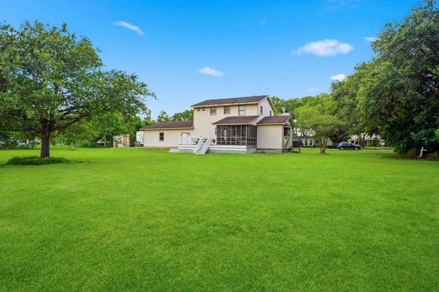 10301 27th Street, Santa Fe, TX 77510
