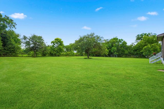 10301 27th Street, Santa Fe, TX 77510