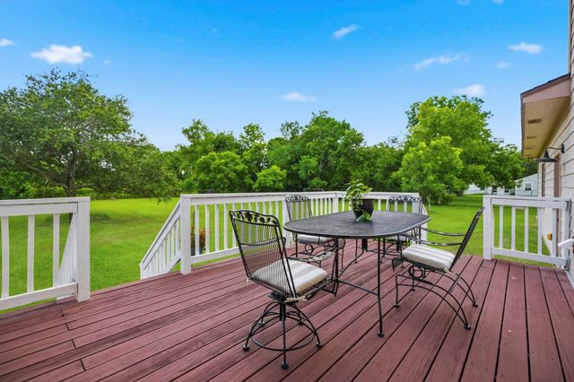 10301 27th Street, Santa Fe, TX 77510