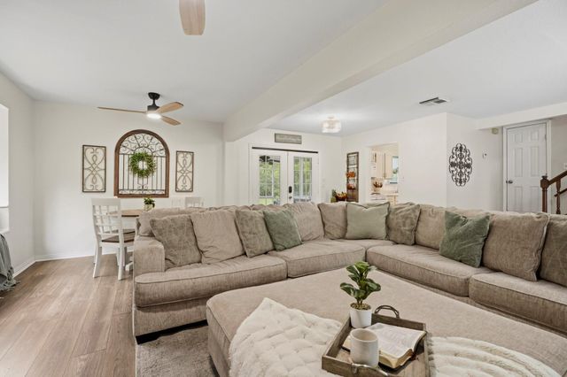 10301 27th Street, Santa Fe, TX 77510