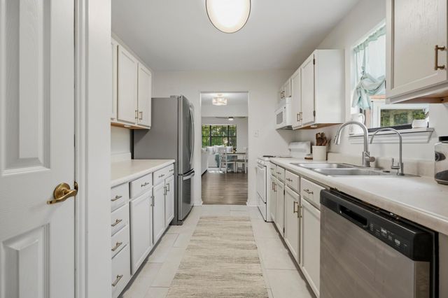 10301 27th Street, Santa Fe, TX 77510