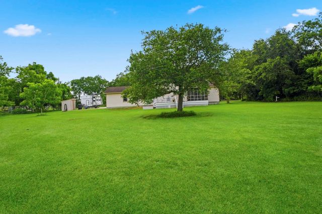 10301 27th Street, Santa Fe, TX 77510
