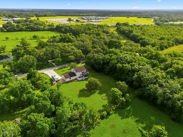 10301 27th Street, Santa Fe, TX 77510