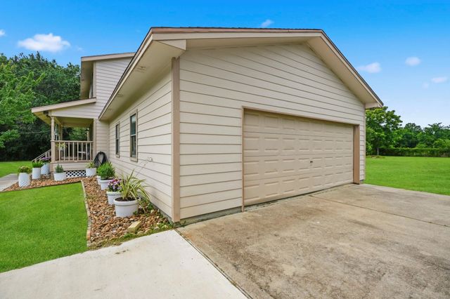 10301 27th Street, Santa Fe, TX 77510
