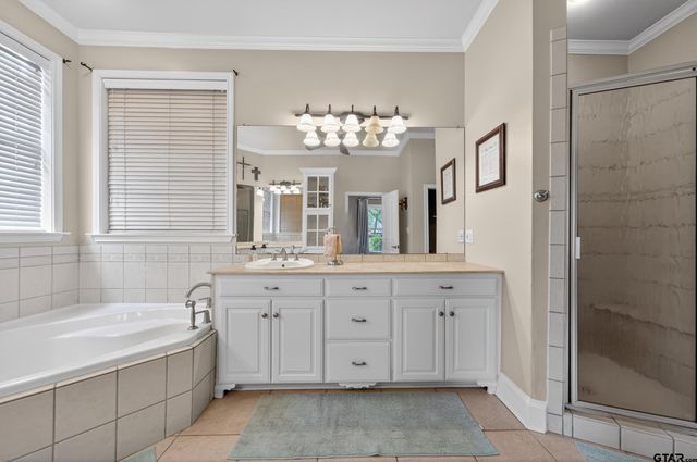 13051 Winding Oak, Lindale, TX 75771